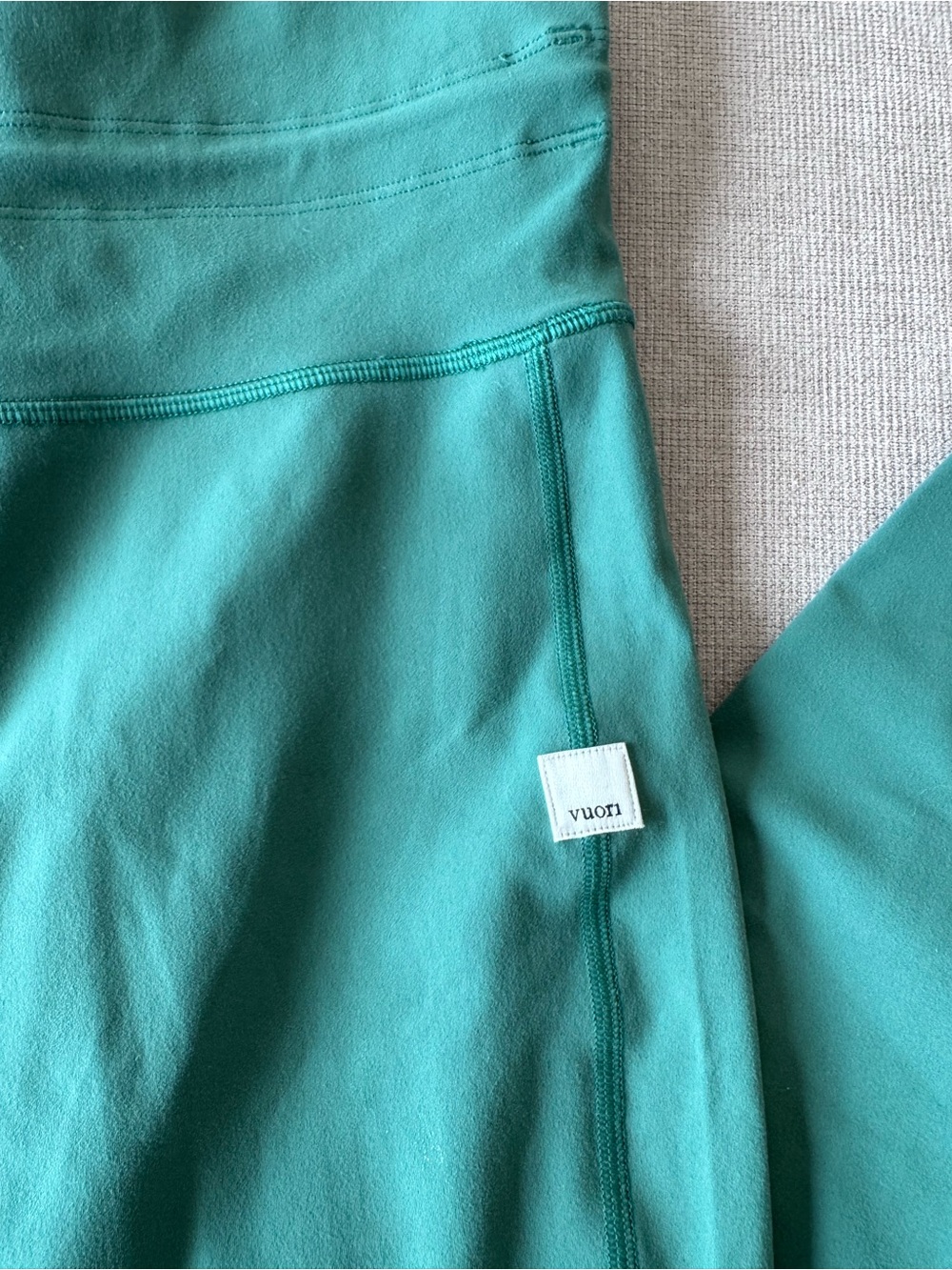 Vuori High-Waist Leggings - Picture 2 of 4